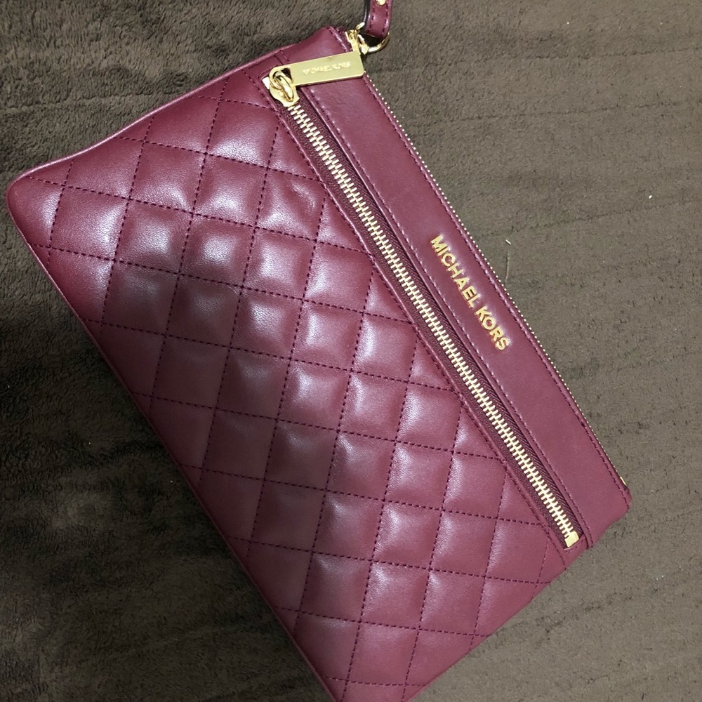 Michael Kors Large Quilted Selma Wristlet